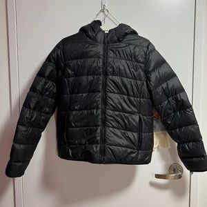 Aritzia TNA “Little Puff” black puffer jacket size medium